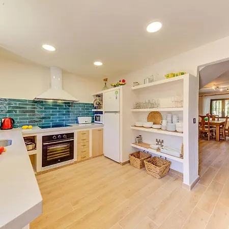 Villa La Plana By Sealand Pollença